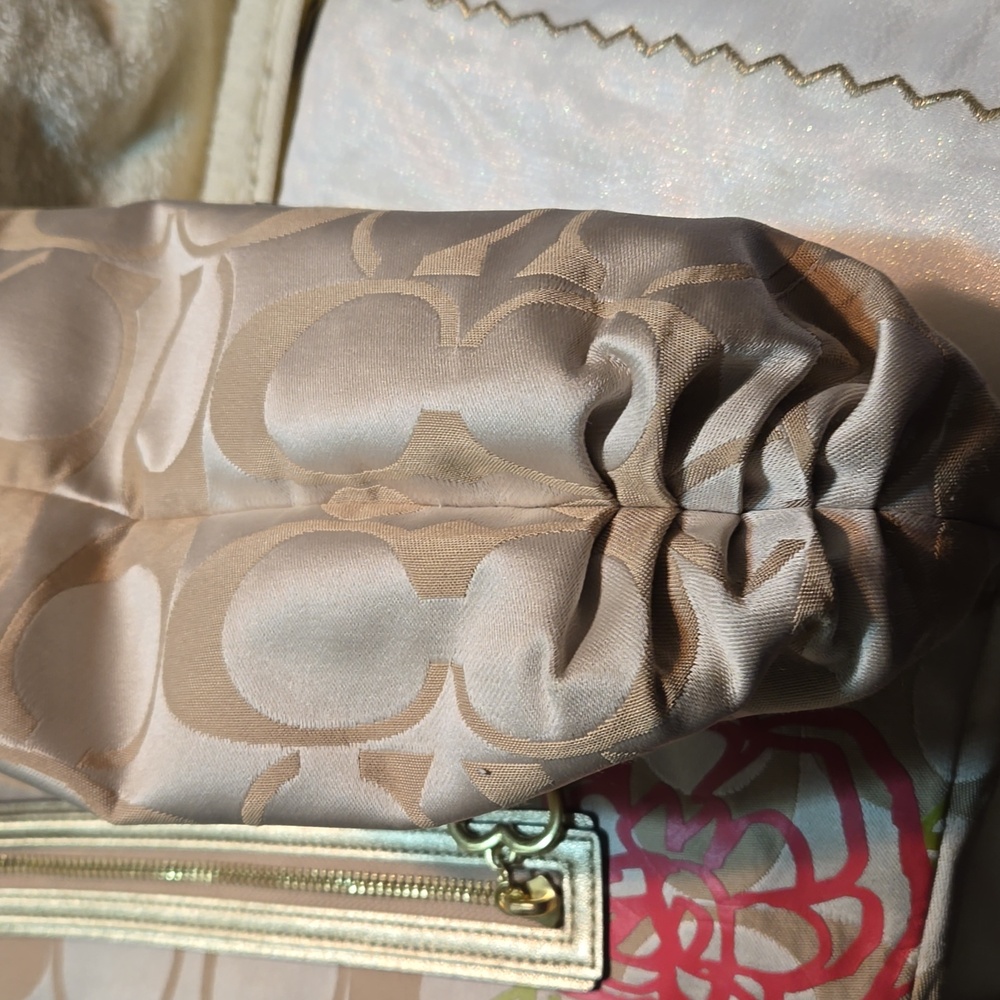 Coach Handbag - Picture 9 of 16